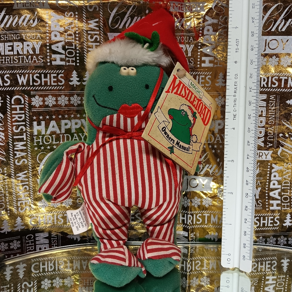 Vintage 1985 MAGIC MISTLETOAD  Hanging Christmas Mistletoe Kissing Frog Plush‎